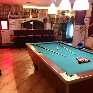 Whole Basement Former Pub3 For Bachelor / Bachelorette Party Apartment
