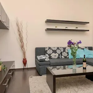  Апартаменты Corvina With Free Private Parking