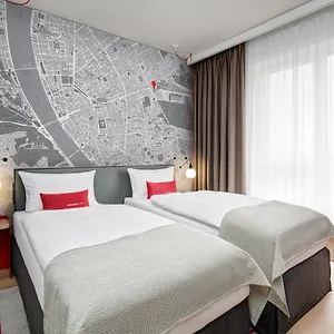 Intercityhotel فندق