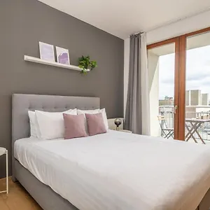Vagabond Downtown شقة فندقية